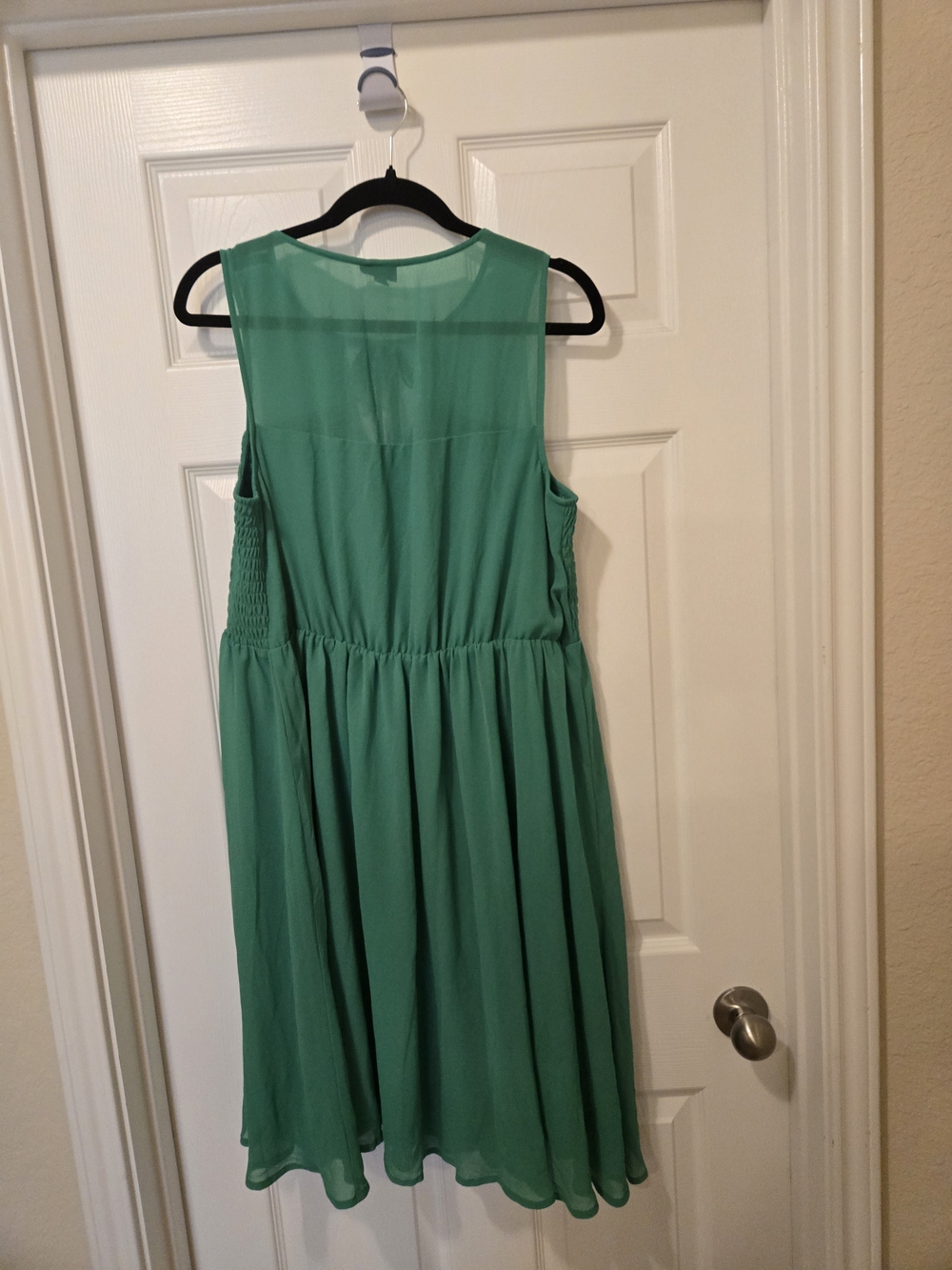 torrid Emerald Green Sleeveless Smocked Midi Dress - Picture 4 of 6